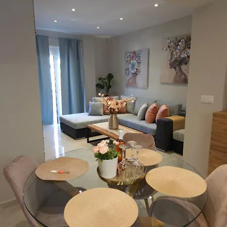 Agora Luxury 3