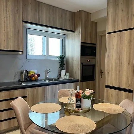 Agora Luxury 3 * لوتراكي