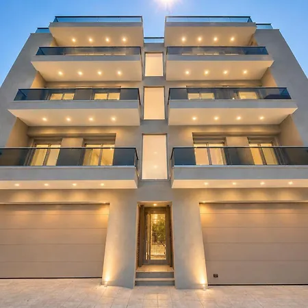 Agora Luxury 3 *