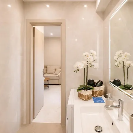 Agora Luxury 3 *