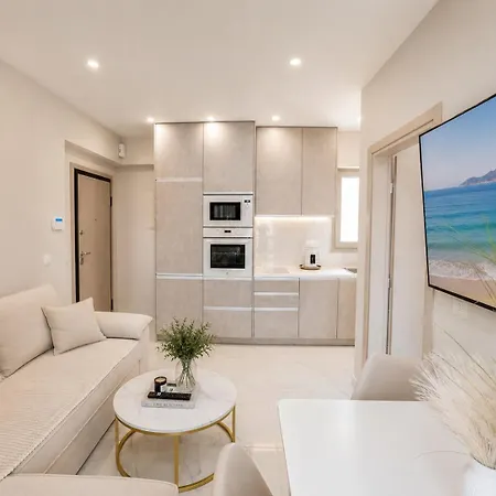 Agora Luxury 3 Лоутраки
