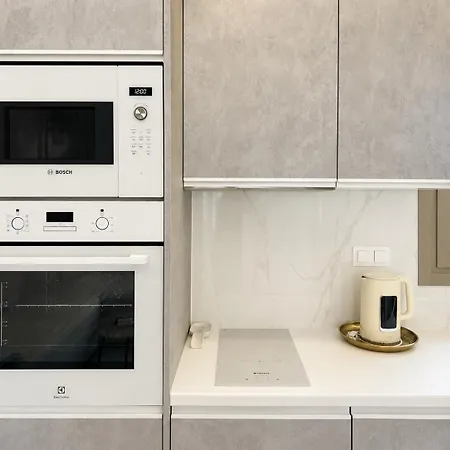 Agora Luxury 3 Лоутраки